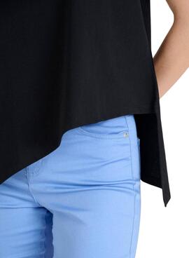 T-shirt Naf Naf noir irrégulier pour femme.