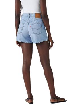 Shorts Levi's en denim claro de los años 80 para mujer.