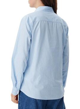 Chemise Tommy Jeans à fines rayures bleues et blanches pour femme.