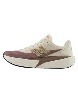 Chaussures New Balance Fuelcell Rebel V5 beige et lilas pour hommes