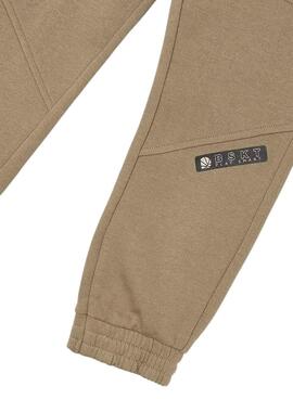 Pantalon de sport Mayoral active en couleur moutarde pour enfant.