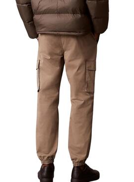 Pantalons cargo Calvin Klein Jeans beige pour homme
