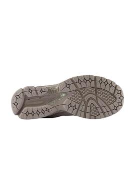Chaussures New Balance U2002R violettes pour homme.
