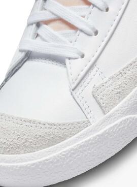 Chaussures Nike Blazer Mid 77 blanches et roses pour femmes