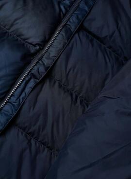 Veste matelassée Helly Hansen bleue marine pour homme.