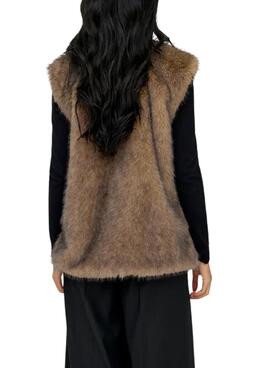 Veste en fausse fourrure brune Only Dawn pour femme