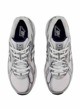 Chaussures New Balance U740 blanches et marines pour femme