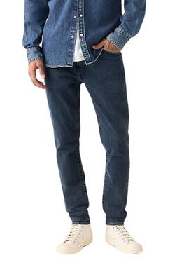Jean Levi's Slim Taper 512 en denim oscuro para hombre.