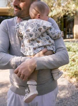Ensemble de trois pièces Mayoral en forme de cœurs pour bébé, couleur toastée.