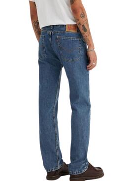 Jean Levis 505 denim moyen pour homme.