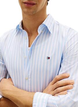 Chemise Tommy Hilfiger à rayures bleues et blanches pour homme