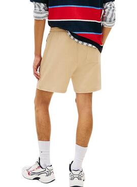 Short Tommy Jeans Signature beige pour homme.