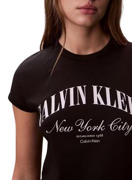T-shirt Calvin Klein Jeans Graphic Logo noir pour femme