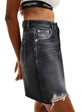 Jupe courte Tommy Jeans Mom noire pour femme.