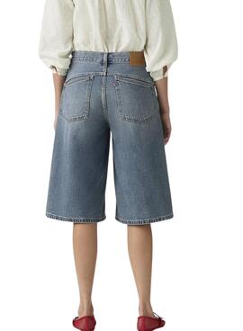 Shorts Levi's Super Baggy en jean pour femme.