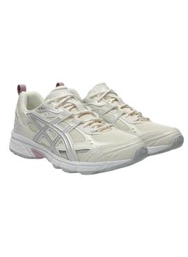 Chaussures Asics Gel Nunobiki beige pour femme.