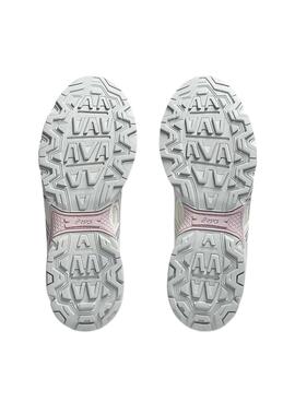 Chaussures Asics Gel Nunobiki beige pour femme.