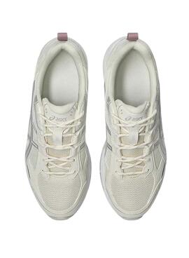 Chaussures Asics Gel Nunobiki beige pour femme.