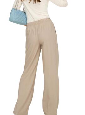 Pantalon Only Goa beige pour femme.